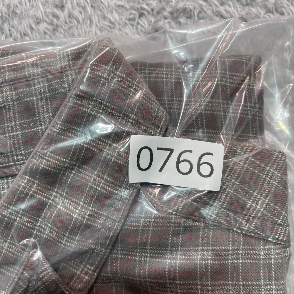 Woolrich Mens Large Plaid Button Down Shirt Grey Red Long Sleeve Outdoor L - Picture 7 of 7